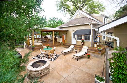 2005 - Backyard Outdoor Living Area in Belvue, Kan.